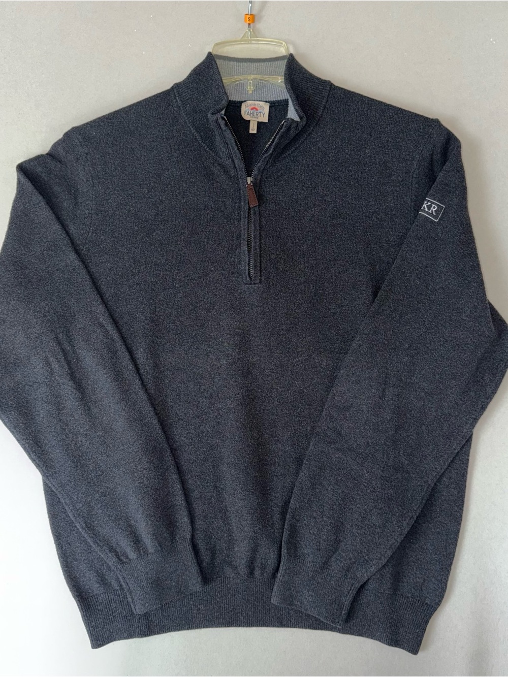 Faherty Men’s Gray Quarter Zip Sweater AKKR Logo Size L Organic Cotton Blend 355